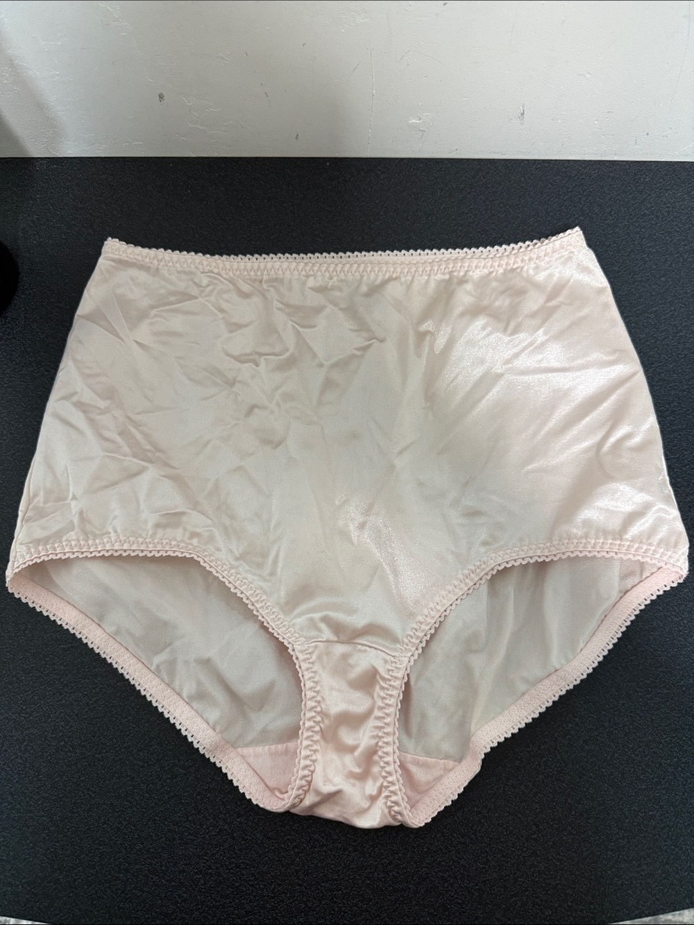 vassarette High-Waist Stretch Briefs in Pale Pink